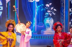 Tổ chức biểu diễn nghệ thuật, thi người đẹp: Không cần chờ cấp giấy phép?