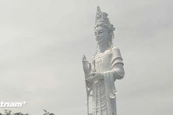 Đến Quảng Ngãi, chiêm bái tượng Phật Quan Âm cao nhất Việt Nam