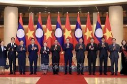 Chủ tịch Quốc hội Trần Thanh Mẫn hội kiến Thường trực Ban Bí thư Lào
