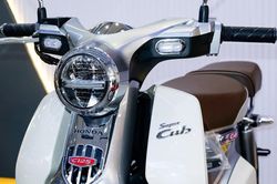 Vì sao Honda Super Cub C125 nhập tư nhân đắt hơn mua chính hãng hơn 60 triệu đồng?