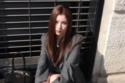 Sana (TWICE) gây chú ý với loạt ảnh quấn khăn tắm, nhan sắc khiến khán giả xuýt xoa