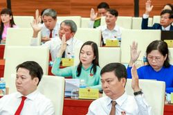 Khánh Hòa thông qua 25 nghị quyết về phát triển kinh tế - xã hội