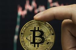 Nhà sáng lập của Strategy dự báo giá bitcoin sắp tới sẽ vượt 100.000 USD
