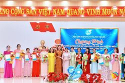 Xã Phú Thuận tuyên dương gương phụ nữ làm kinh tế giỏi