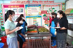 'Cơm ngon, canh ngọt' ở trường mầm non
