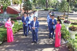 Trung tâm Huấn luyện và Thi đấu thể thao Pleiku dâng hương tưởng niệm Chủ tịch Hồ Chí Minh