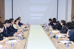 Đoàn công tác tỉnh Ninh Bình chào xã giao Đại sứ Đặc mệnh toàn quyền Hàn Quốc tại Việt Nam