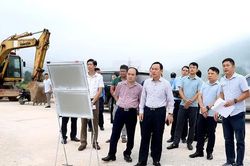 Kiểm tra tiến độ các dự án giao thông tại Mai Châu