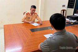 Xử phạt tài xế xe khách sử dụng điện thoại khi lái xe trên Quốc lộ 4C