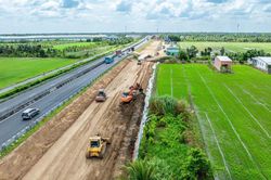 Toàn cảnh công trường mở rộng cao tốc TP.HCM - Mỹ Thuận sau 10 tháng khởi công
