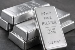 Ngày 15/10: Giá bạc trong nước và thế giới tăng giảm đan xen