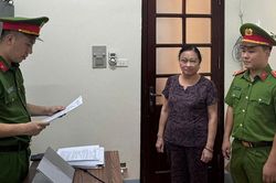 Khởi tố người phụ nữ sản xuất bim bim giả từ nguyên liệu không rõ nguồn gốc