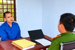 Khởi tố người đàn ông bịt mặt, nổ súng bắn đồng nghiệp đang ngủ