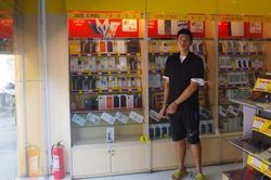 Bắt giữ hai đối tượng trộm 17 điện thoại trị giá hơn 400 triệu đồng