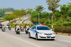 Ra quân cao điểm tuần tra, kiểm soát bảo đảm an toàn giao thông