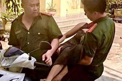 Kịp thời cứu người phụ nữ trôi trên sông Hồng