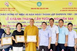 Vị trụ trì vận động xây cầu, dạy tiếng Khmer giúp người dân thoát nghèo