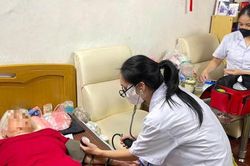 Phường Giảng Võ: Khám sức khỏe miễn phí cho người khuyết tật tại nhà