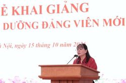 Đảng ủy UBND thành phố Hà Nội khai giảng lớp bồi dưỡng đảng viên mới