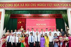 Xã Đan Phượng công bố, trao các quyết định về công tác tổ chức, cán bộ