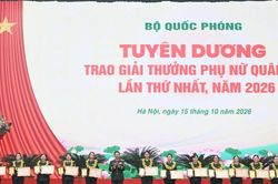 Tôn vinh 15 tập thể, 64 cá nhân nhận Giải thưởng Phụ nữ Quân đội lần thứ nhất