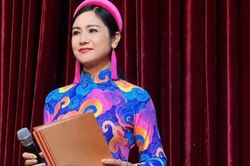 Mê mẩn vẻ đẹp của NSND Thu Hà ở tuổi 57