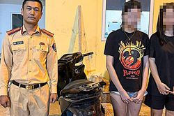 Mượn xe SH lạng lách trên phố Hà Nội, cô gái bị phạt hơn 22 triệu
