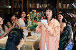 Bạn trẻ TP.HCM, Hà Nội bỏ điện thoại, tìm đến ngồi im lặng cạnh nhau