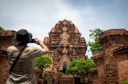 Được gì khi miễn visa cho khách Trung Quốc đi tour đến Khánh Hòa?