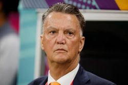 Van Gaal ám chỉ Man City khiến ông mất việc tại MU