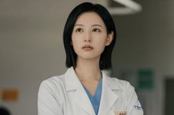 Phim mới của Kim Ji Won vướng tranh cãi
