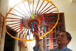 Gìn giữ nghề làm lọng giữa lòng Cố đô Huế