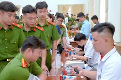 Tuổi trẻ C&agrave; Mau sẻ chia giọt m&aacute;u hồng v&igrave; cộng đồng