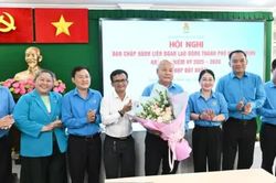 Đồng chí Võ Khắc Thái được bầu giữ chức Chủ tịch Liên đoàn Lao động Thành phố Hồ Chí Minh