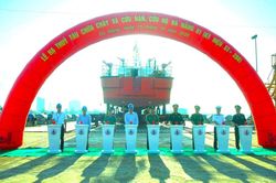 Hạ thủy tàu chuyên dụng phục vụ chữa cháy và cứu nạn, cứu hộ trên sông, cửa biển