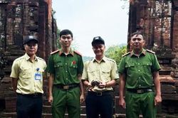 T&aacute;i thả động vật hoang d&atilde; về m&ocirc;i trường tự nhi&ecirc;n