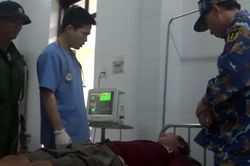 Cấp cứu kịp thời ngư dân bị rối loạn tiền đình khi đang khai thác hải sản trên biển