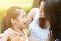 Dạy bé nhận biết tình huống nguy hiểm