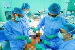 Phẫu thuật nội soi bảo tồn van tim cho bệnh nhân người nước ngoài