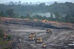 Giá than tăng 40% do nguồn cung LNG bất ổn