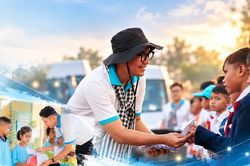 Bài cuối: Tự tạo vắc-xin, lan tỏa điều tử tế