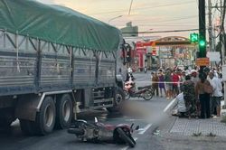 Ông đón cháu đi học về, gặp tai nạn với xe tải khiến cháu tử vong thương tâm