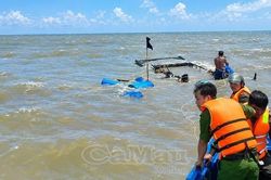 Phối hợp hỗ trợ trục vớt tàu cá bị chìm