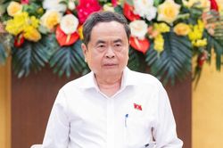 Chủ tịch Quốc hội: Không để các quy định lỗi thời cản trở sự phát triển