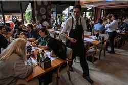 Brazil sửa hiến pháp, giảm thời gian làm việc xuống 40 giờ/tuần