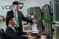 Công ty chứng khoán khuyến nghị mua MBB, DXG và HHV