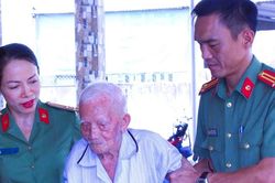 Nữ thượng tá Công an được trao Giải thưởng Nguyễn Thị Định 2026