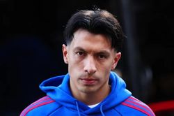 Lisandro Martinez bị Man Utd phạt tiền sau phát ngôn chỉ trích ban lãnh đạo