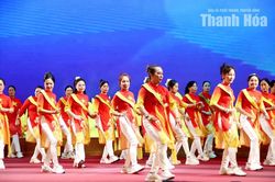 Sôi nổi hội thi dân vũ “Phụ nữ Thanh Hóa tự tin, khỏe, đẹp”