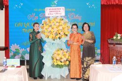 Câu lạc bộ Cán bộ Hội Phụ nữ hưu trí thành phố họp mặt 20-10